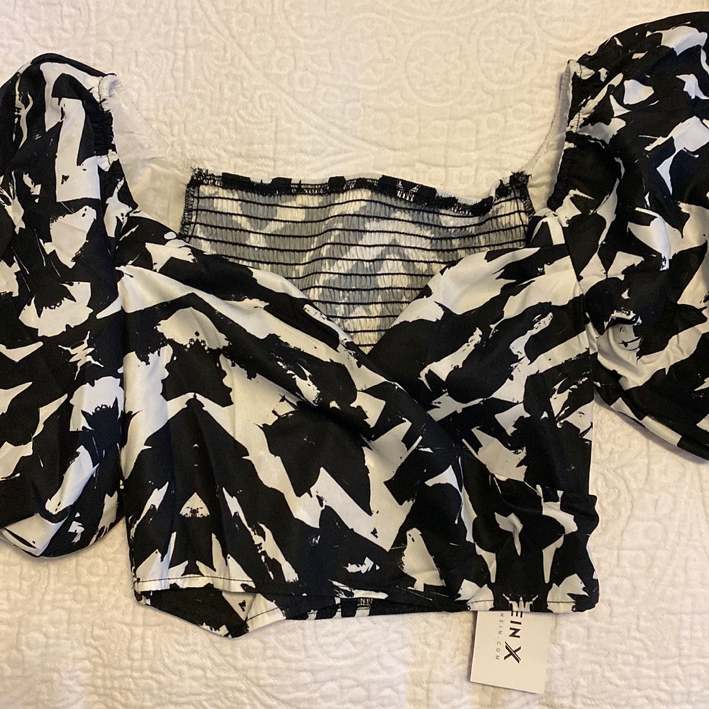 SHEIN print sweetheart neck puff sleeve crop top